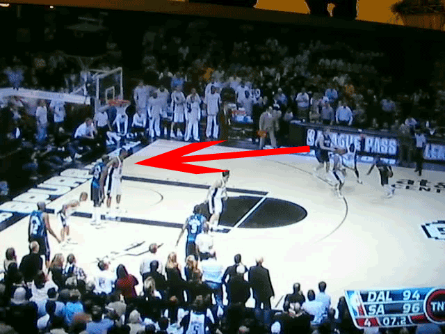 5-dirk-clear-path-to-the-basket.png